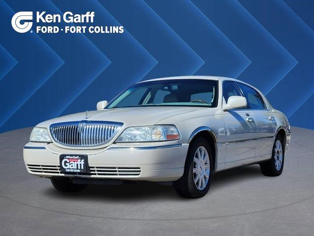 2006 Lincoln Town Car Signature Limited