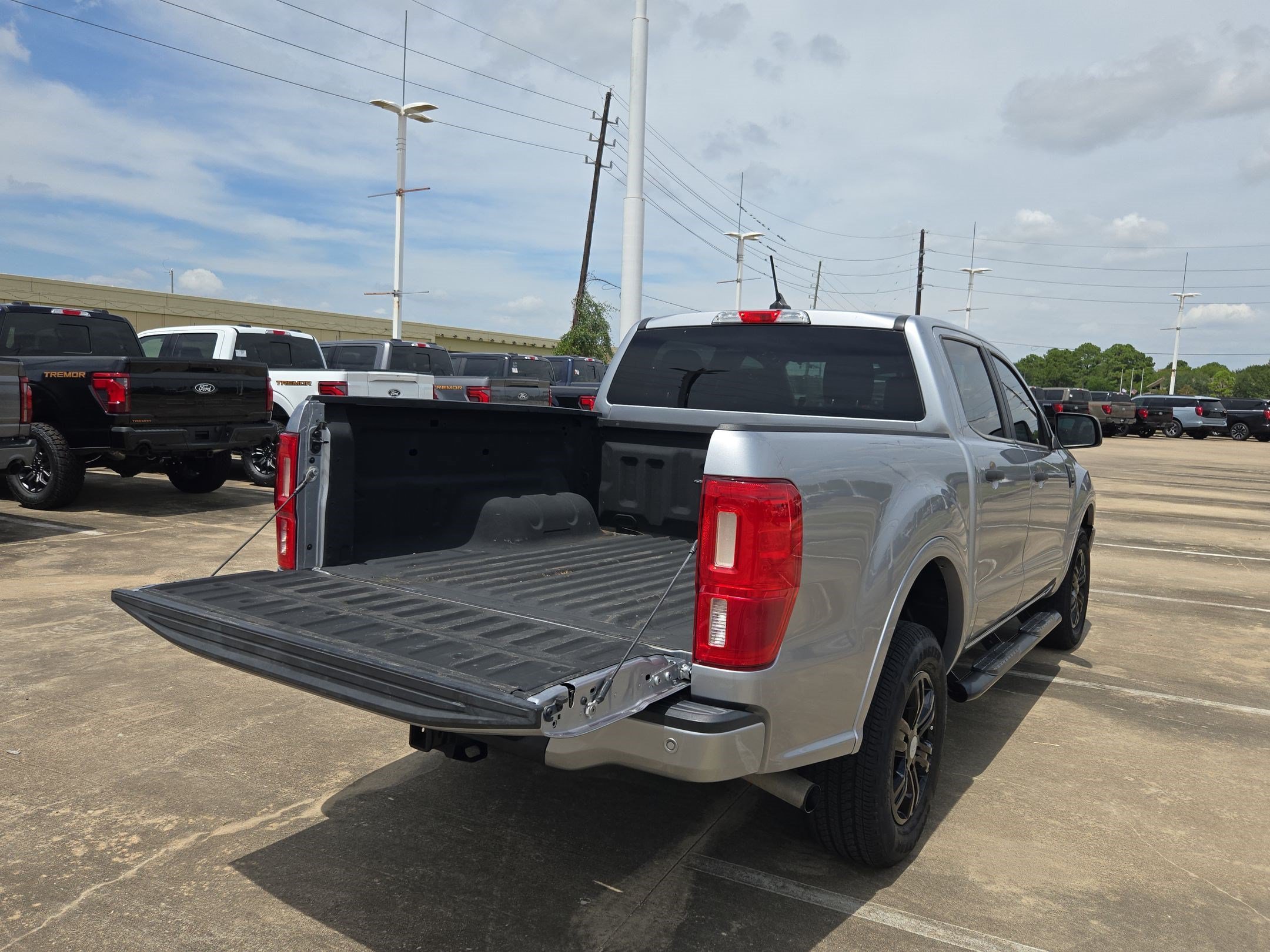 Used 2020 Blue Ford XLT image 24