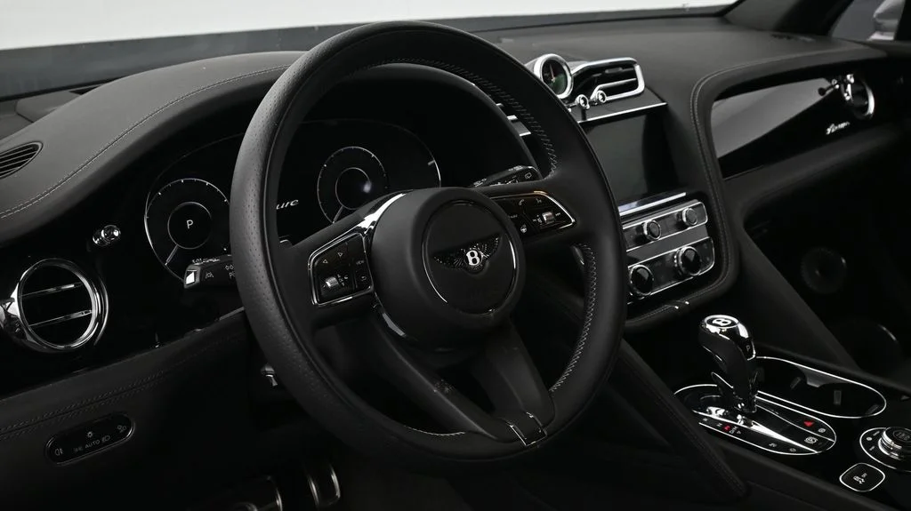 Certified Used 2024  Bentley  image 9