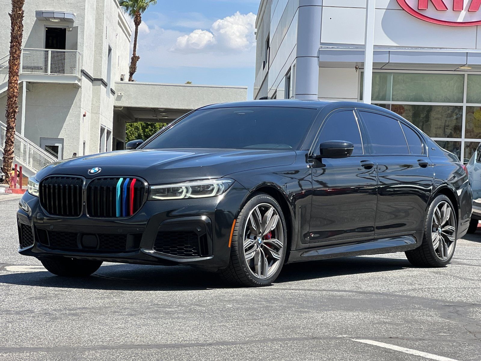 2021 BMW 7 Series M760i - Photo 7