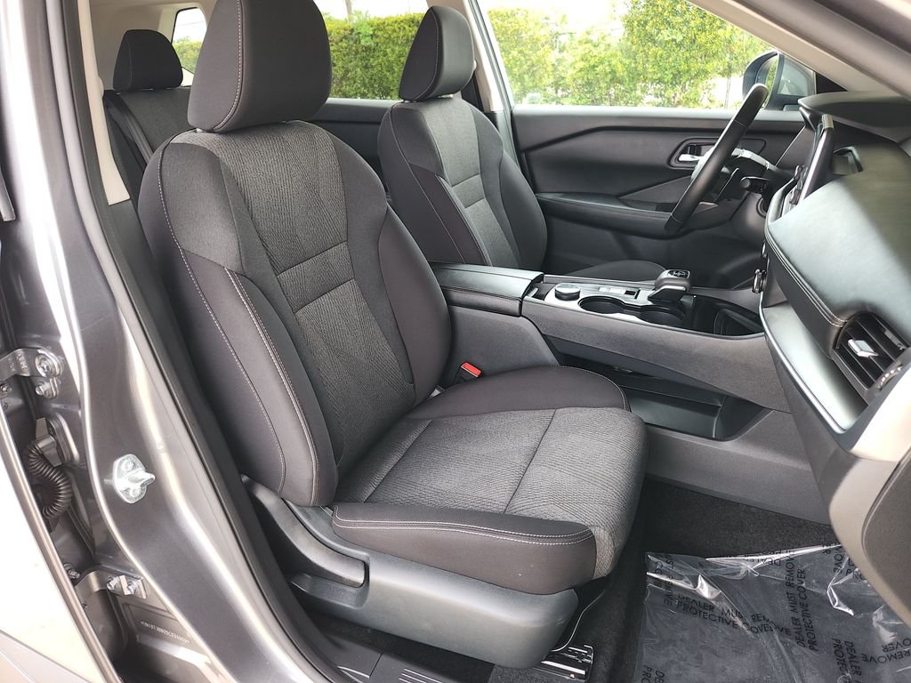 Used 2025 Gray Nissan SV AWD image 16