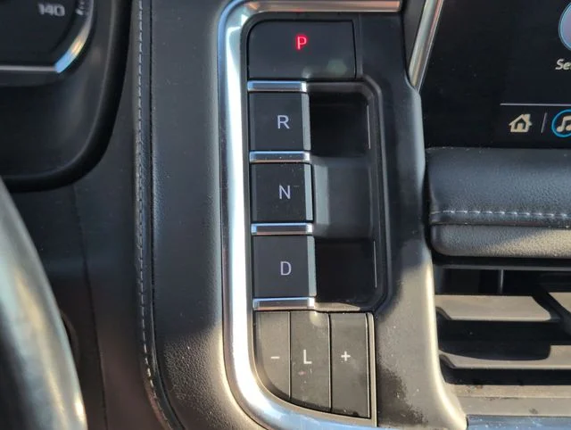 Used 2021 White Chevrolet Z71 image 18