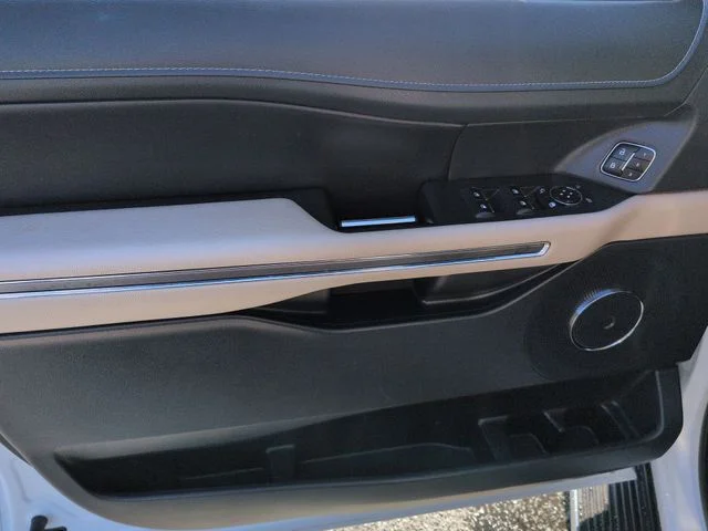 Used 2023 White Ford XLT image 12