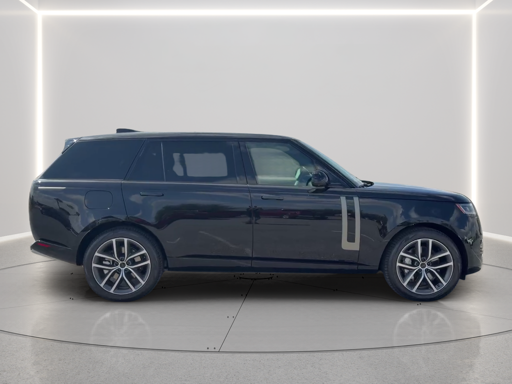 New 2026 Santorini Black Land Rover SE image 4