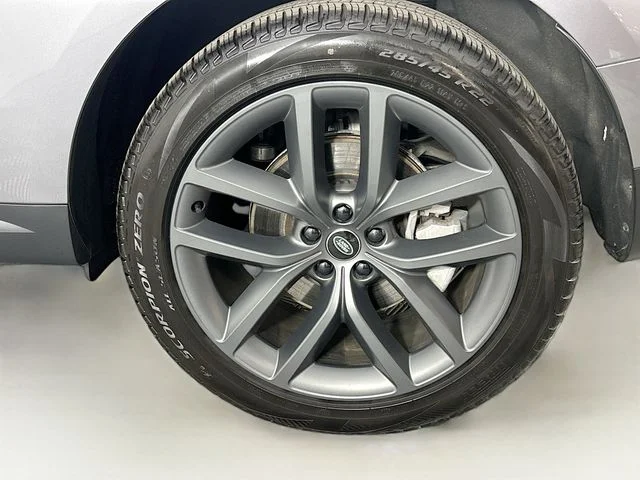 Certified Used 2025 Eiger Gray Land Rover SE image 28