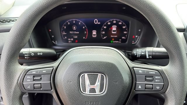 Used 2023 Lunar Silver Metallic Honda EX image 13