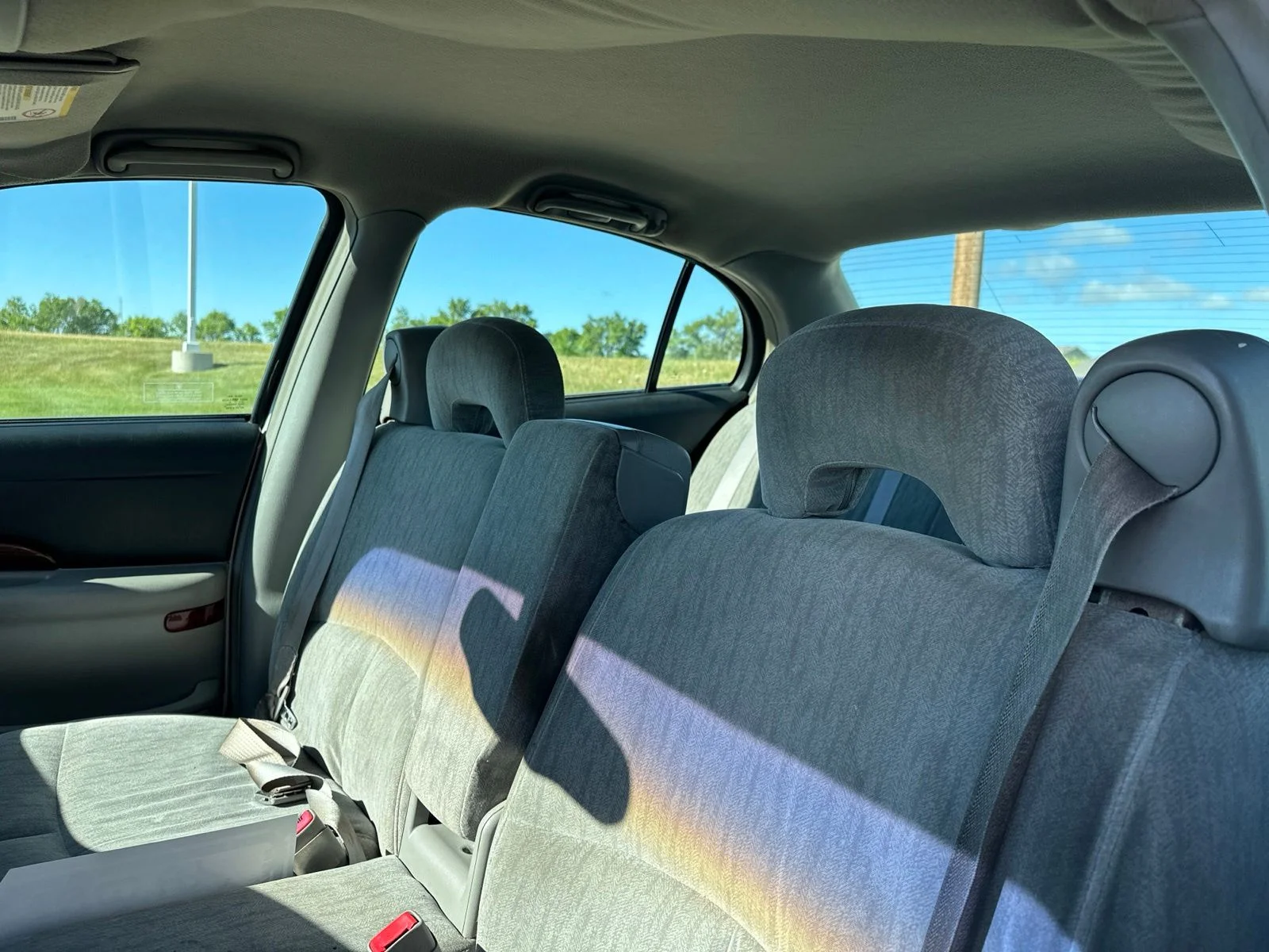 Used 2005 White Buick Custom image 10