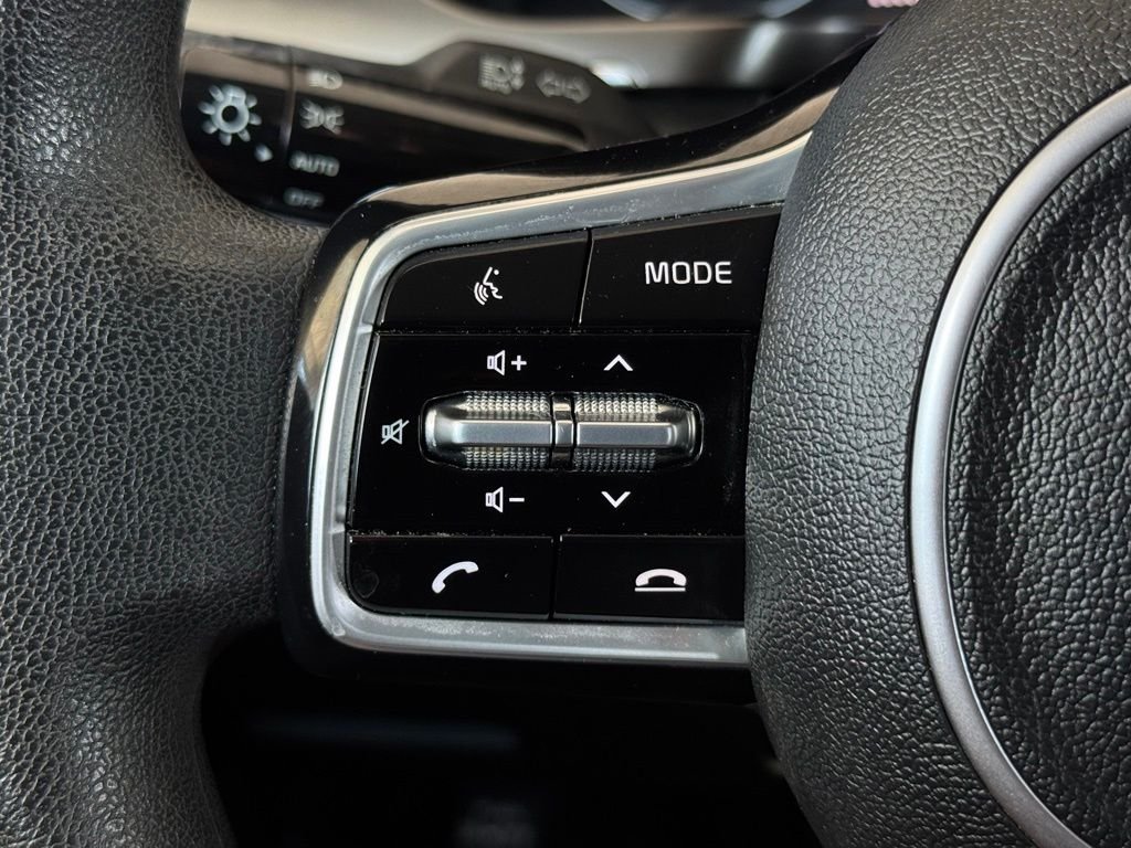 Used 2022 Silver Kia LX image 26