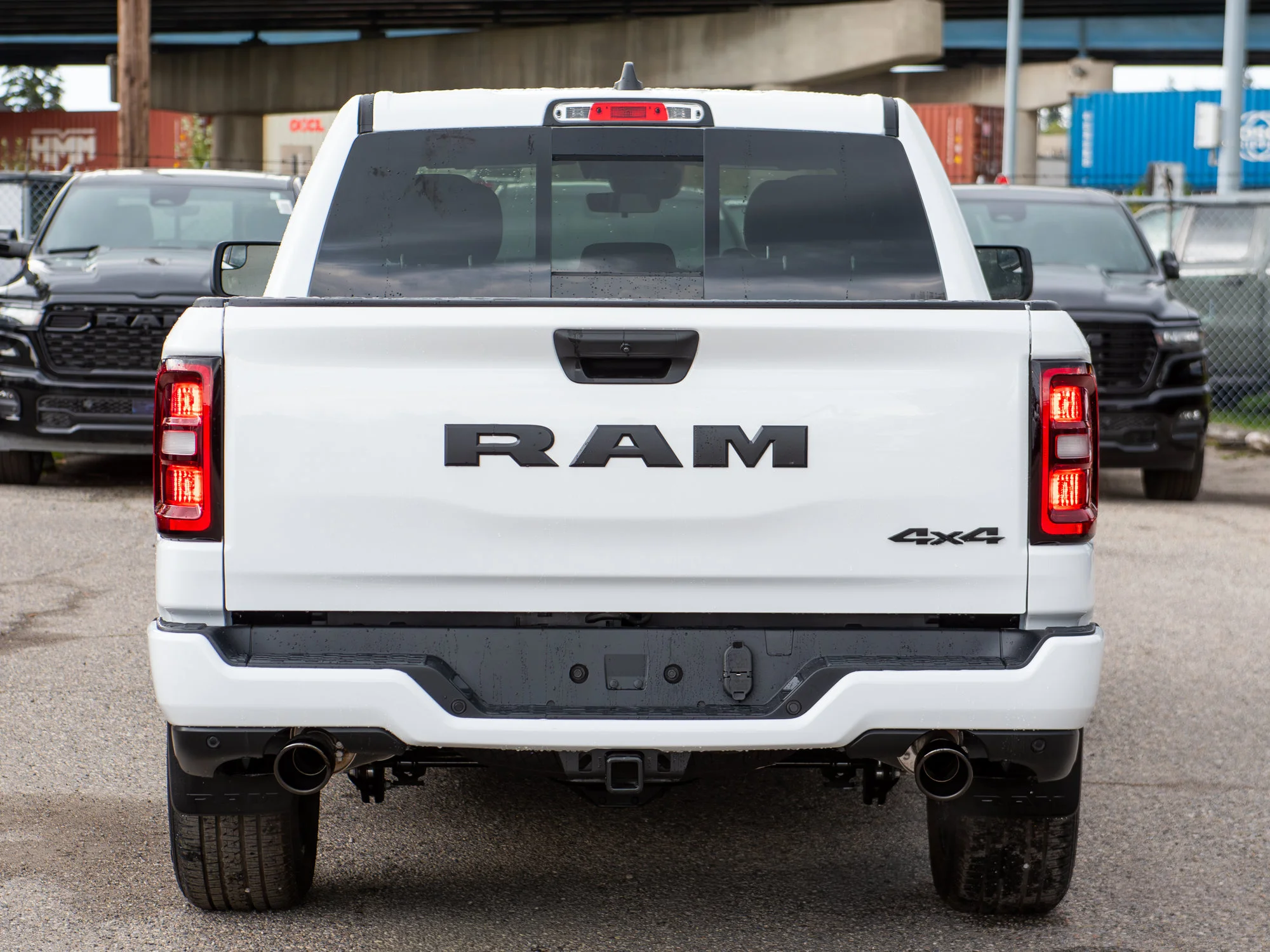 New 2026 White RAM Express* Crew Cab 4x4, 3.92 Rear Axle Ratio, Running Boards, Adaptive Cruise image 5