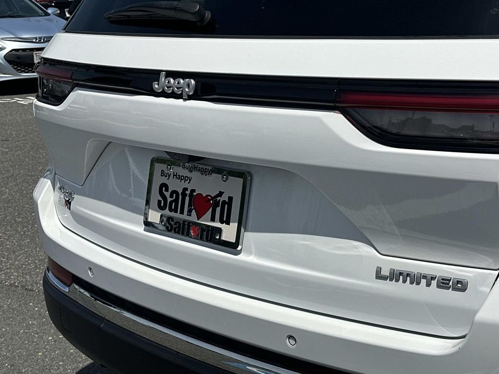 Used 2024 White Jeep Limited image 11