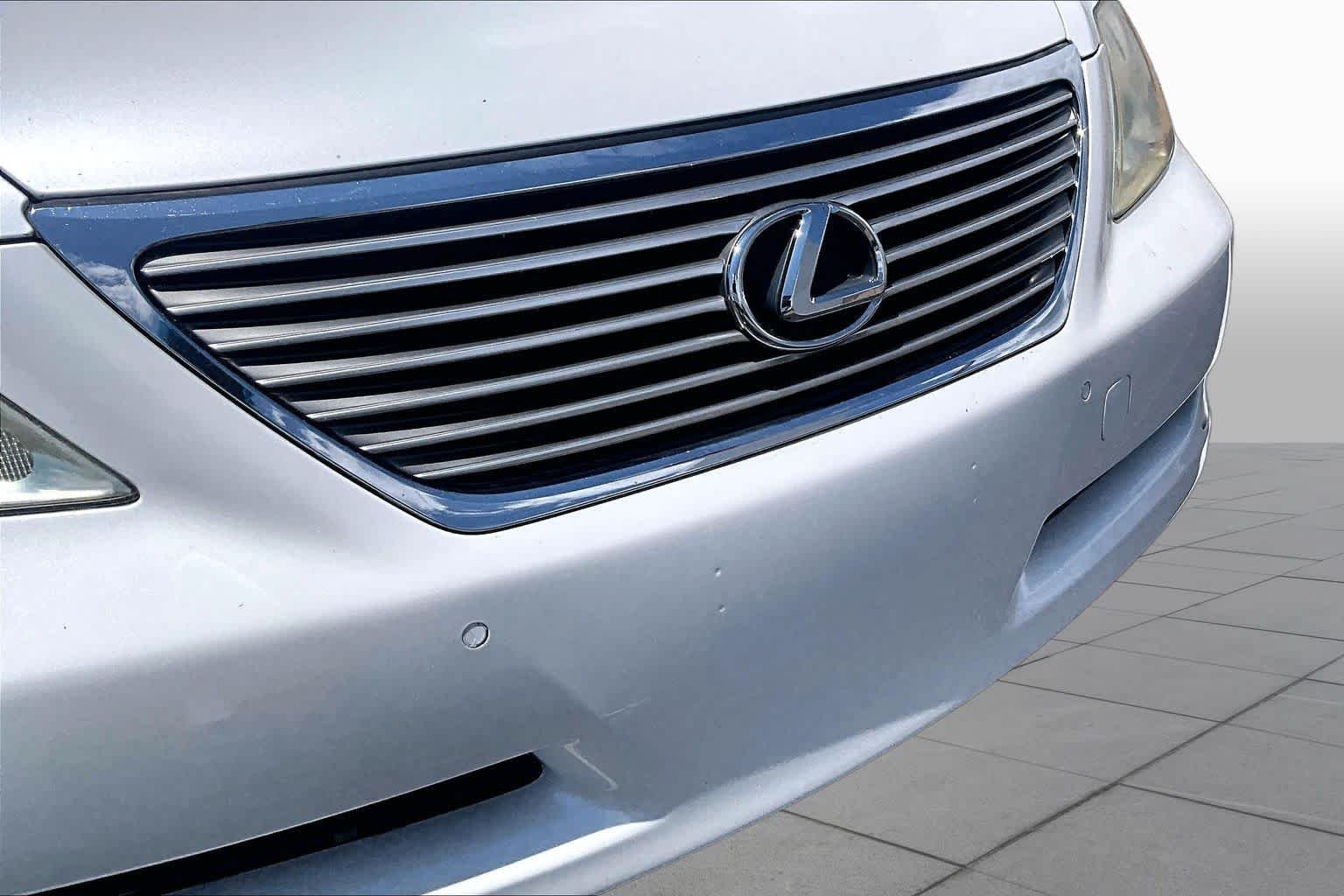 Used 2007 Starfire Pearl Lexus LWB image 31