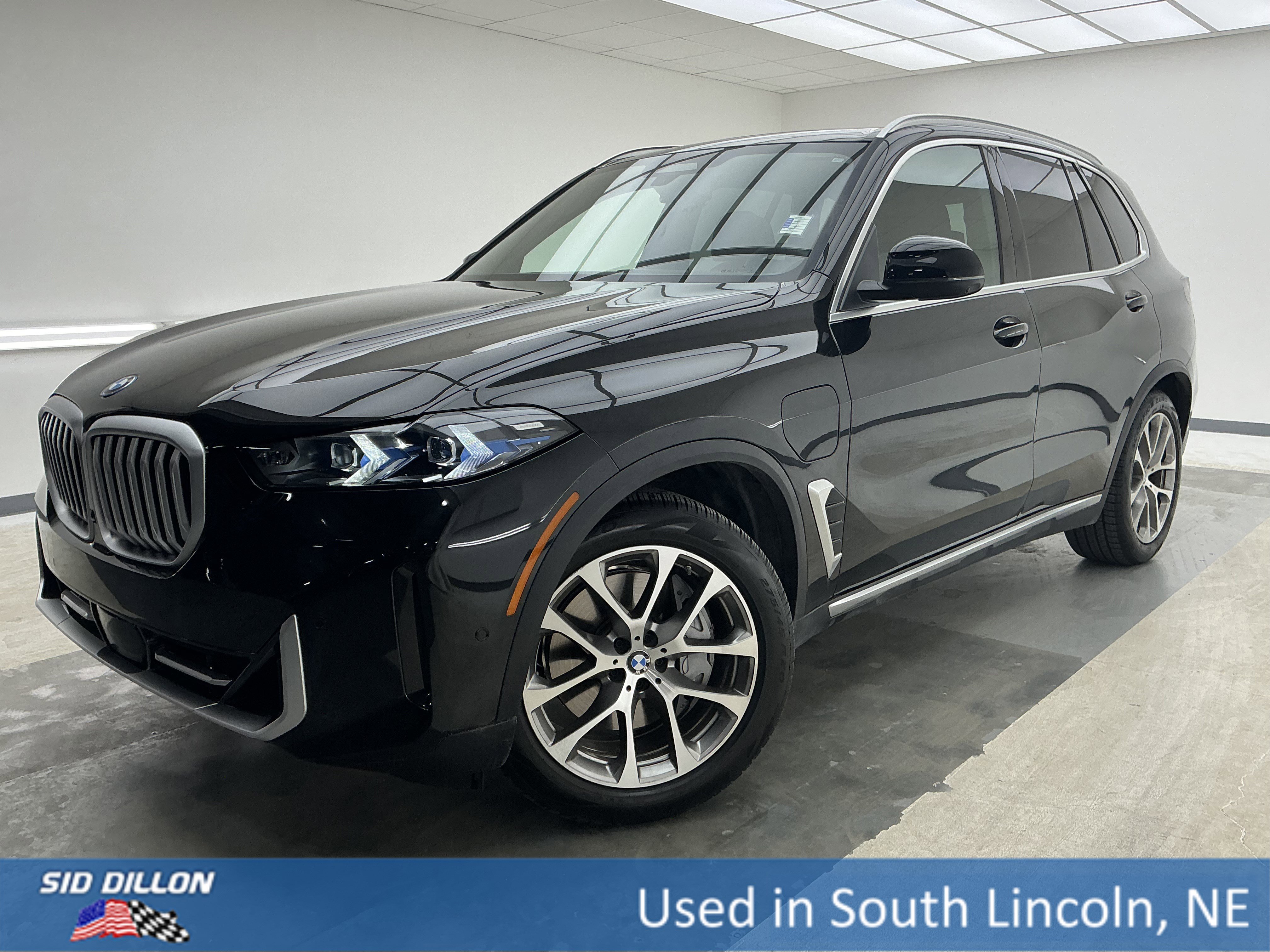 2026 BMW X5 xDrive50e's photo