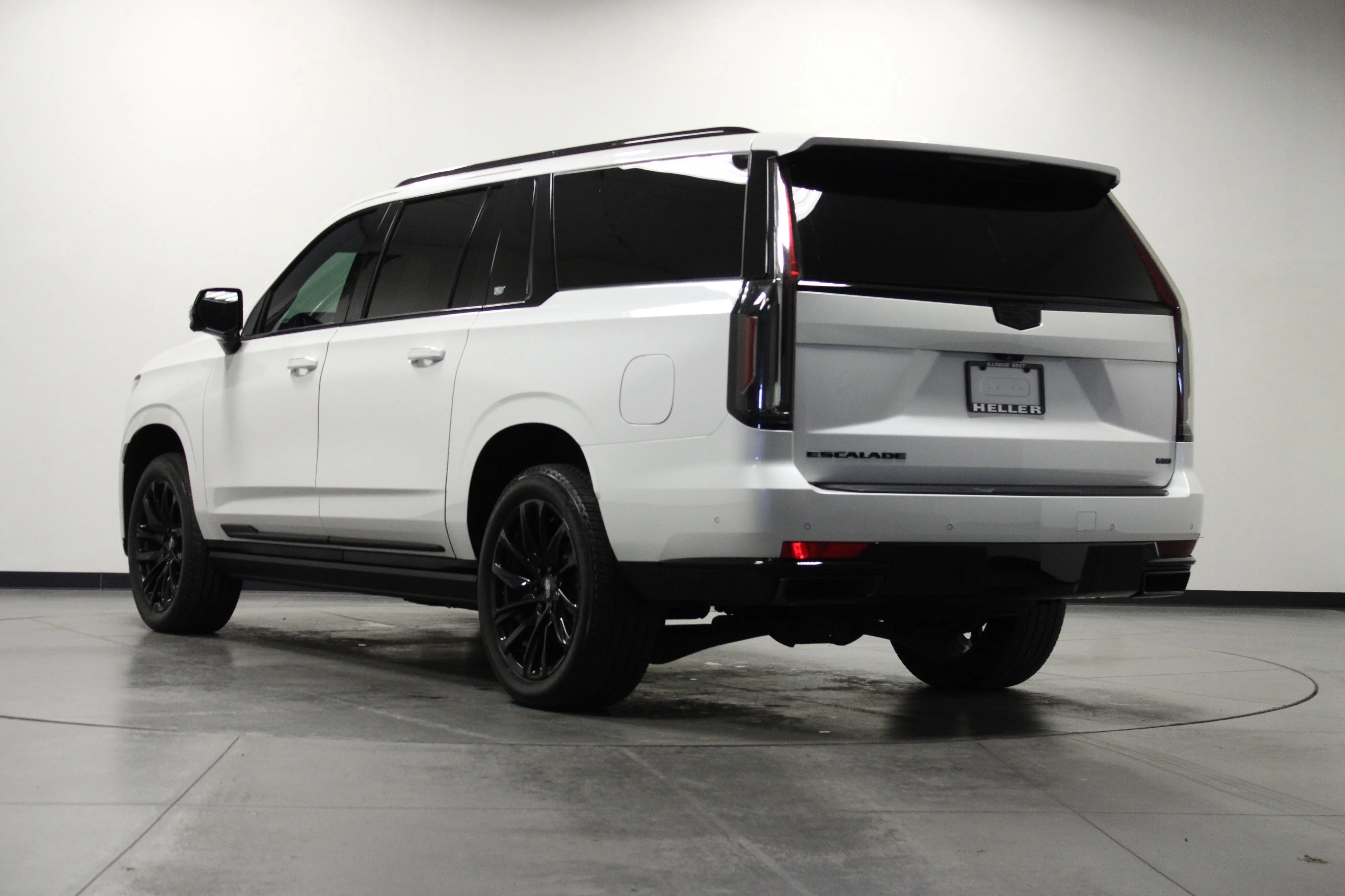 Used 2024 Crystal White Tricoat Cadillac 4WD Sport Platinum image 6