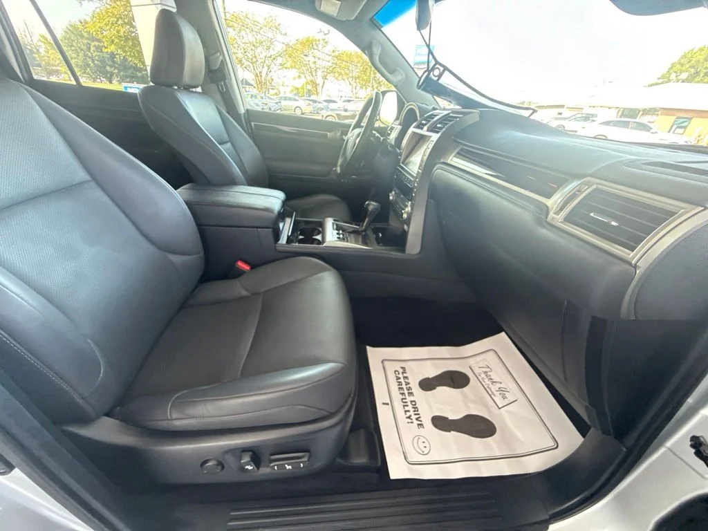 Used 2019 Silver Lexus 460 image 33