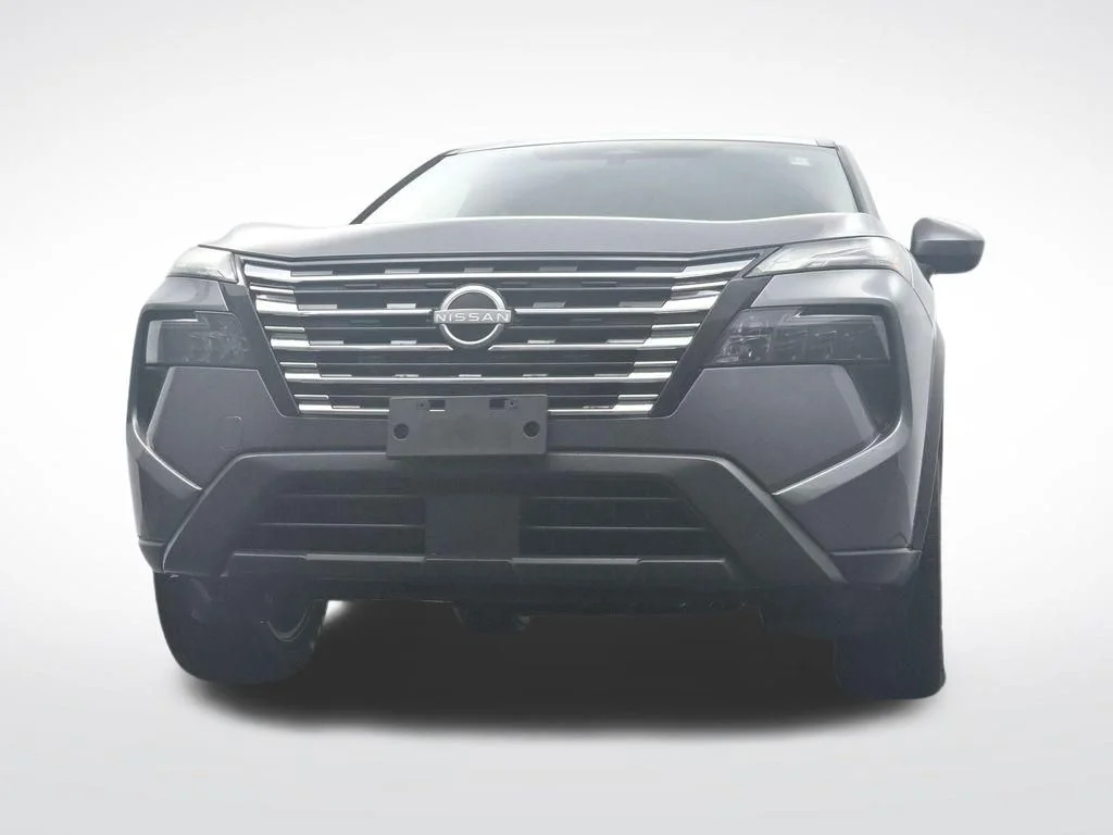 Used 2025 Gray Nissan SV image 31