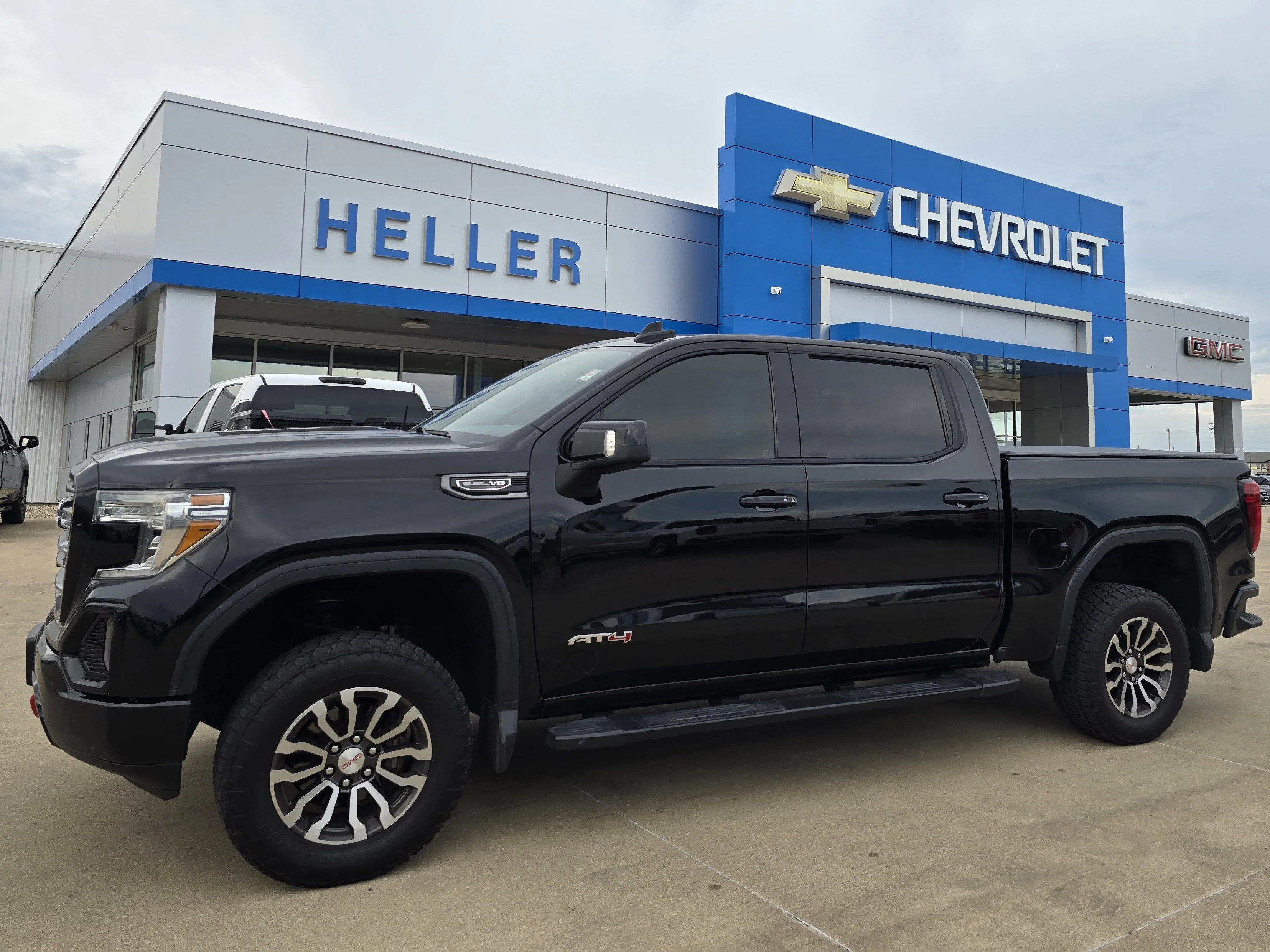 Used 2019 Onyx Black GMC AT4 image 3