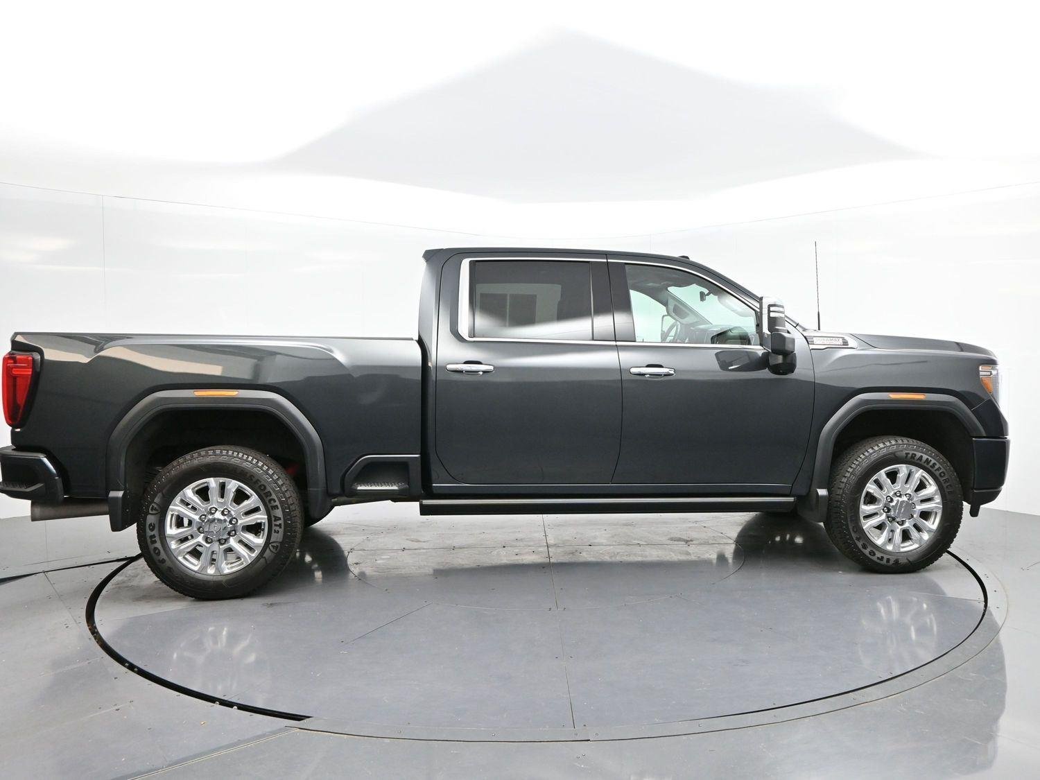 Used 2022 Hunter Metallic GMC Denali image 8