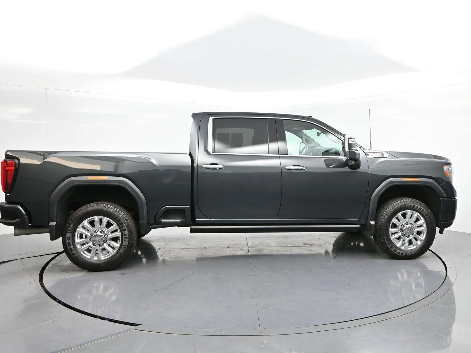 Used 2022 Hunter Metallic GMC Denali image 8