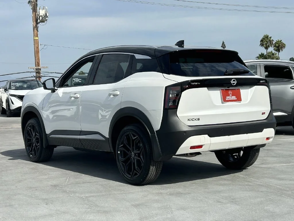 New 2026 Aspen White TriCoat / Super Black Two-tone Nissan SR image 2