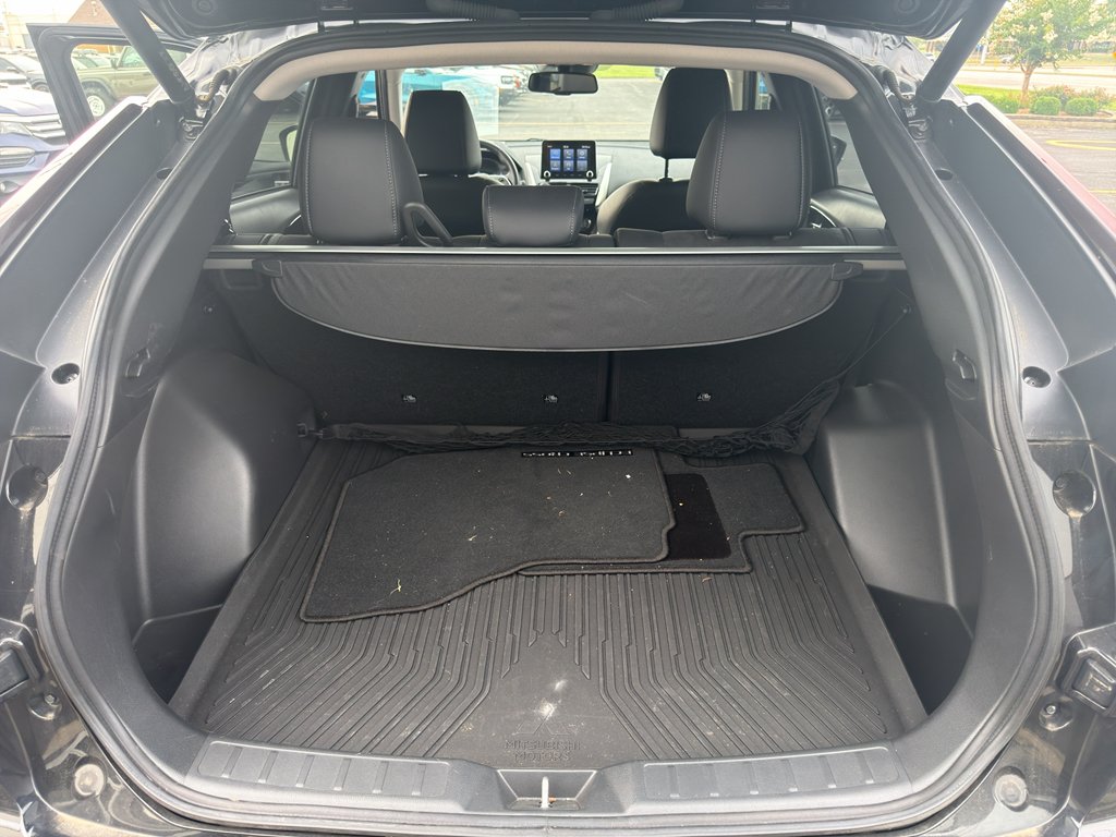 Used 2024 BLACK Mitsubishi SE image 11