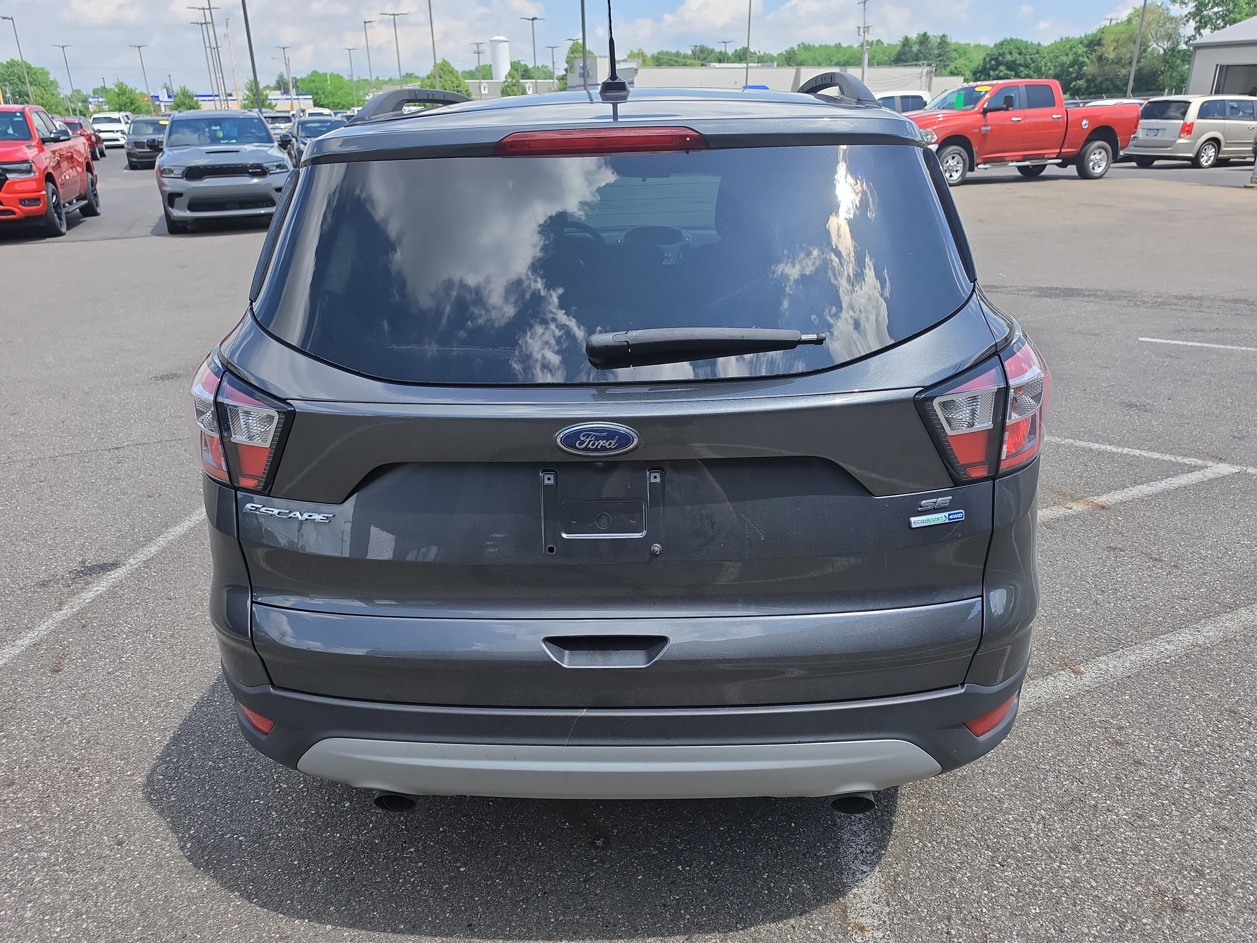 Used 2018 Magnetic Ford SE image 4