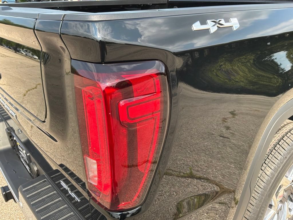 2026 GMC Sierra 1500 SLT - Photo 23