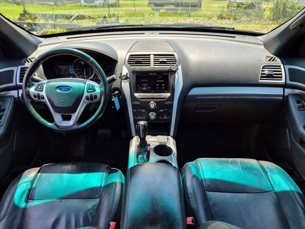 Used 2013 Black Ford XLT image 25
