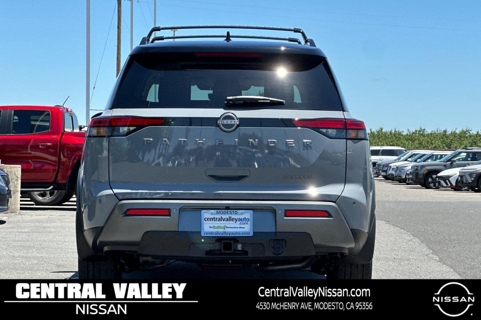 New 2026 Boulder Gray Pearl/Super Black Nissan Platinum image 5