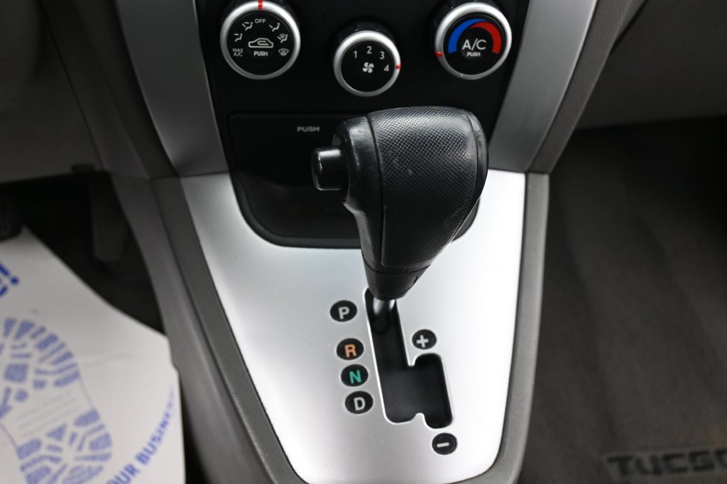 Used 2006 White Hyundai Limited image 11