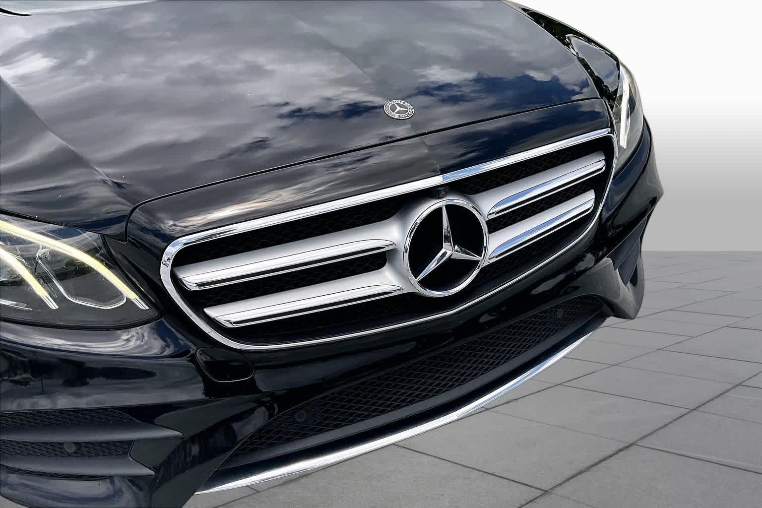 Used 2020 Obsidian Black Metallic Mercedes-Benz E 350 image 29