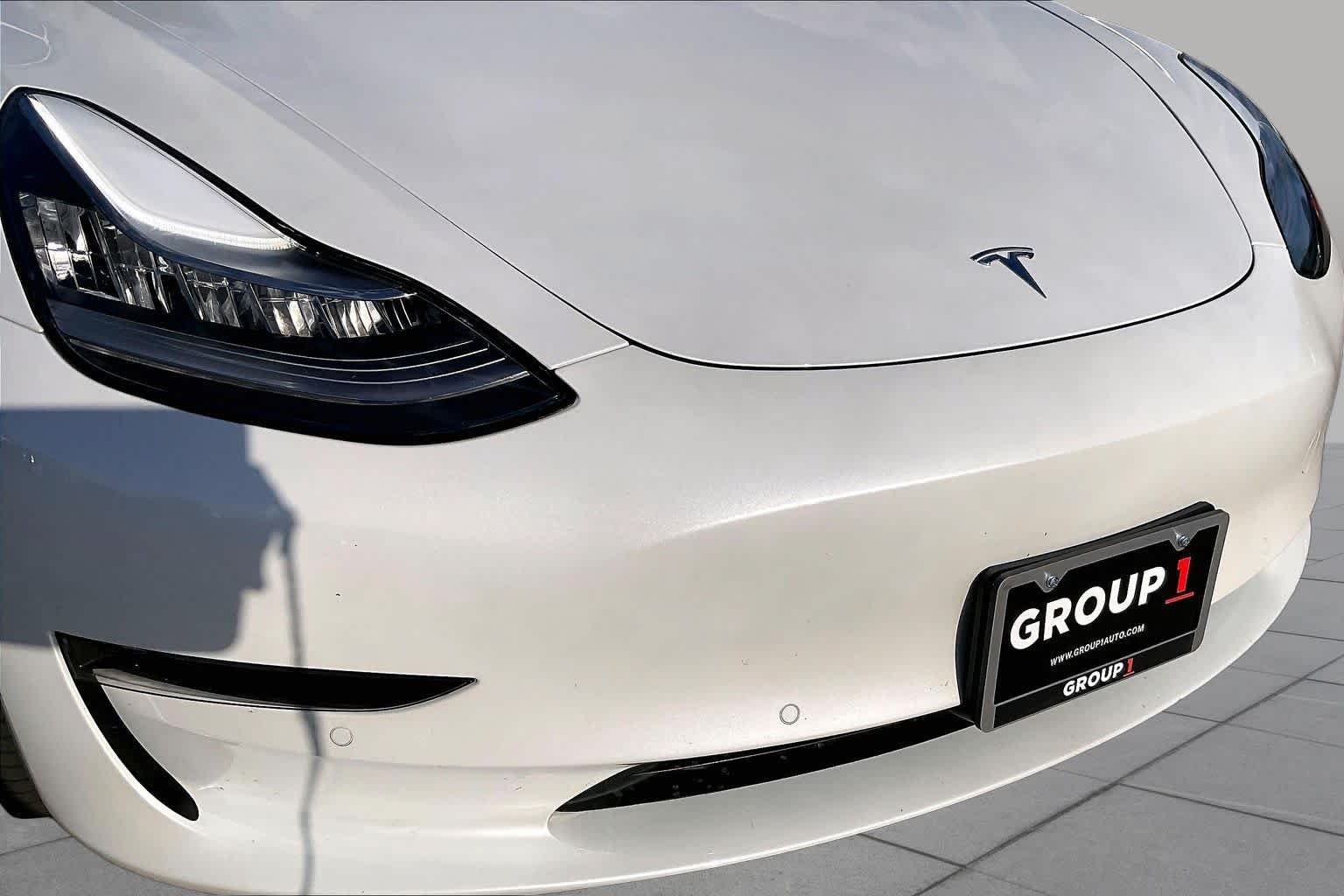 Used 2020 Pearl White Multi-Coat Tesla Standard Range image 26
