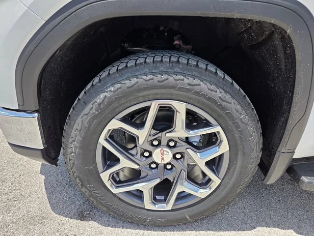2026 GMC Sierra 1500 SLT - Photo 4