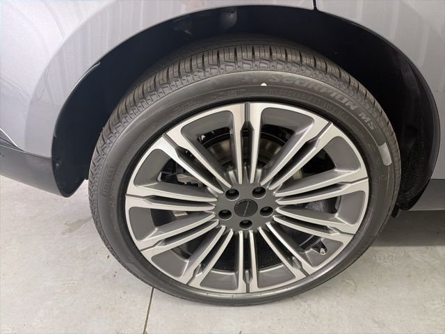 New 2026 Eiger Grey Land Rover SE image 26