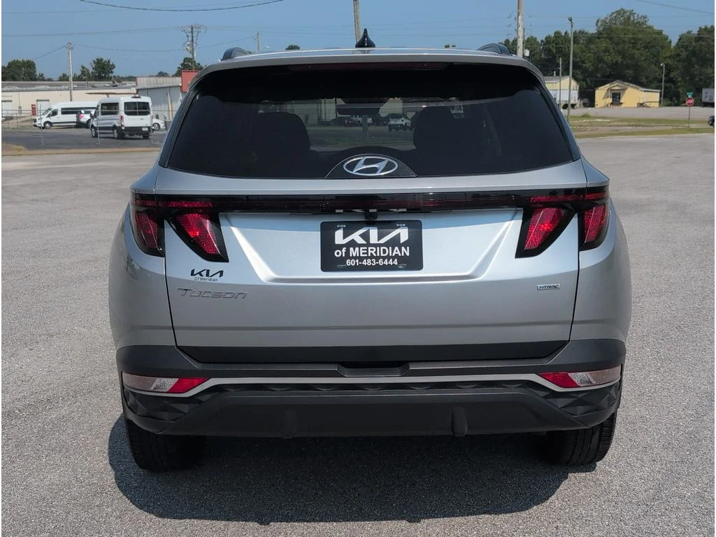 Used 2024 SILVER Hyundai SEL AWD image 4