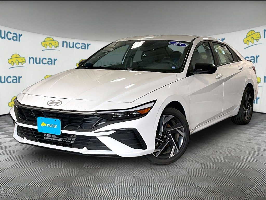 Used 2025 White Hyundai SEL Sport image 3