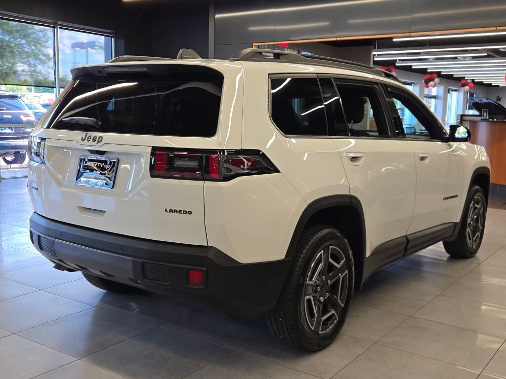 New 2026 Bright White Clear-Coat Exterior Paint Jeep Laredo image 10