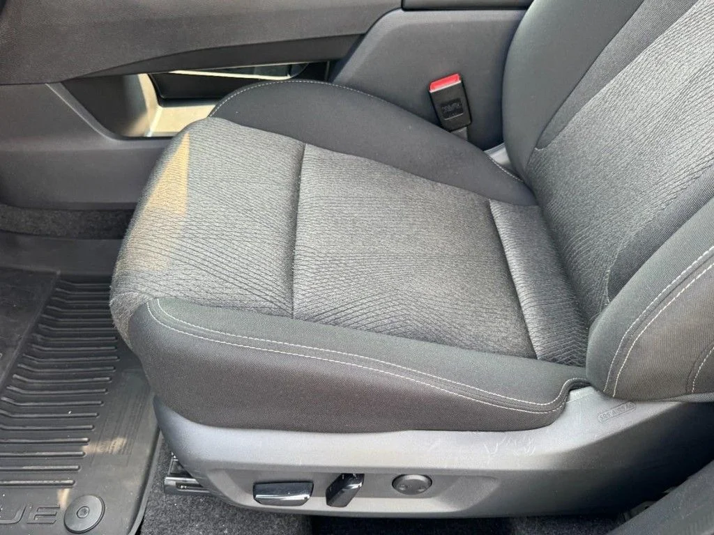 2025 Nissan Rogue SV - Photo 14