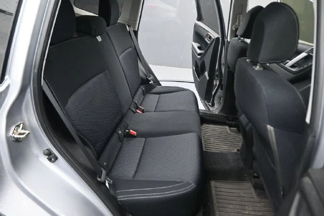 Used 2018 Silver Subaru 2.5i image 16