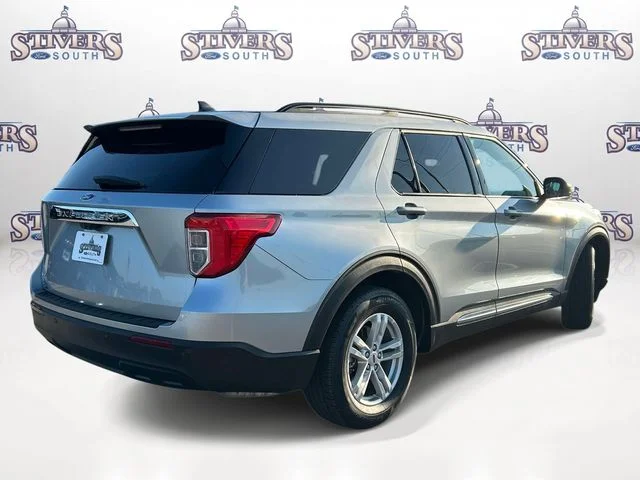 Used 2023 Silver Ford XLT image 3