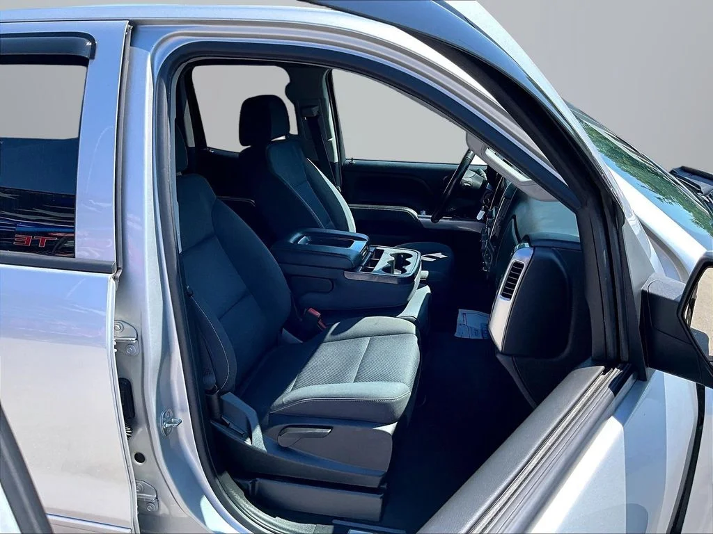 Used 2019 Silver Chevrolet LT image 8