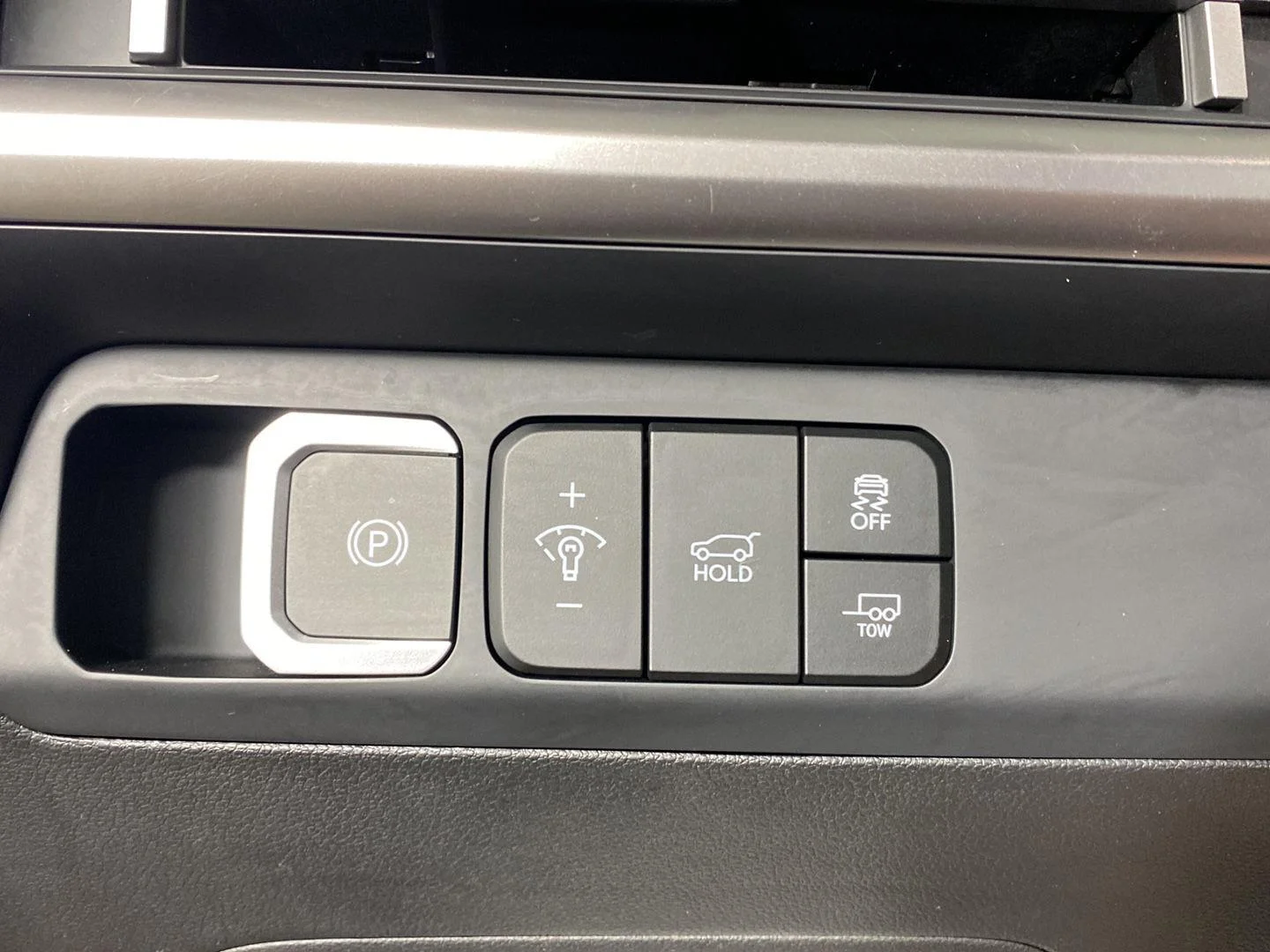 Used 2024 Earthy Brass Matte Hyundai XRT image 19