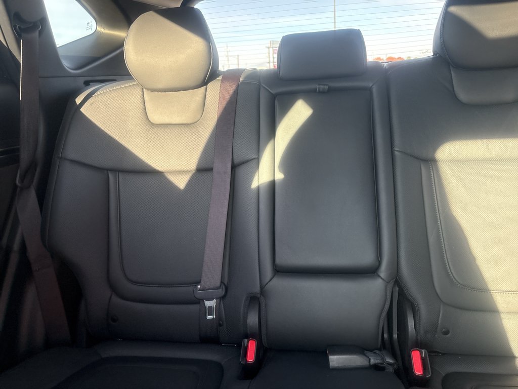 Used 2022 Quartz White Hyundai SEL image 12