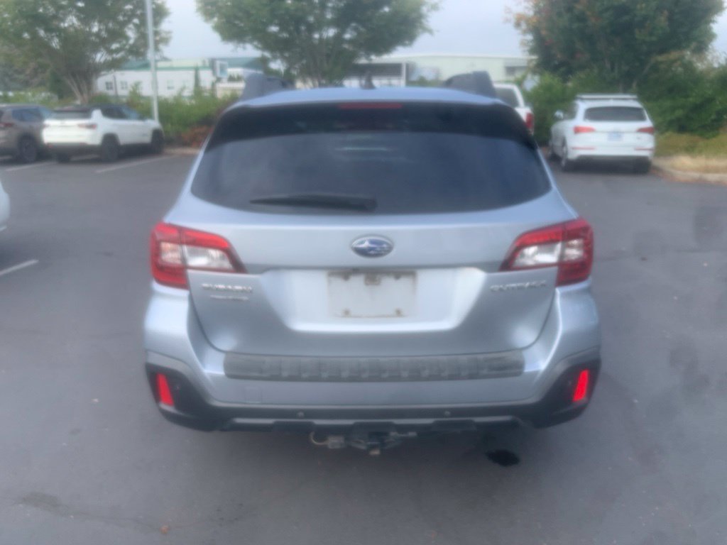 Used 2019 Silver Subaru 2.5i image 3