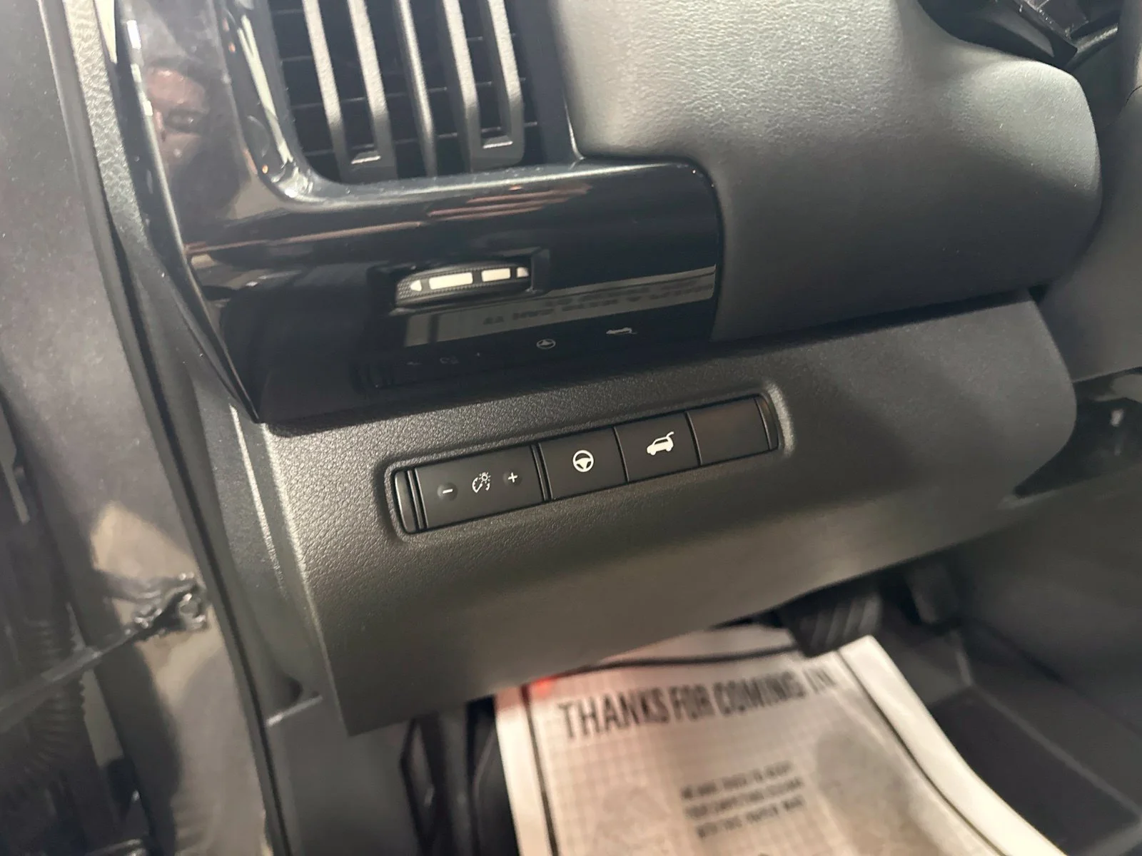 Used 2025 Gray Nissan SV image 13