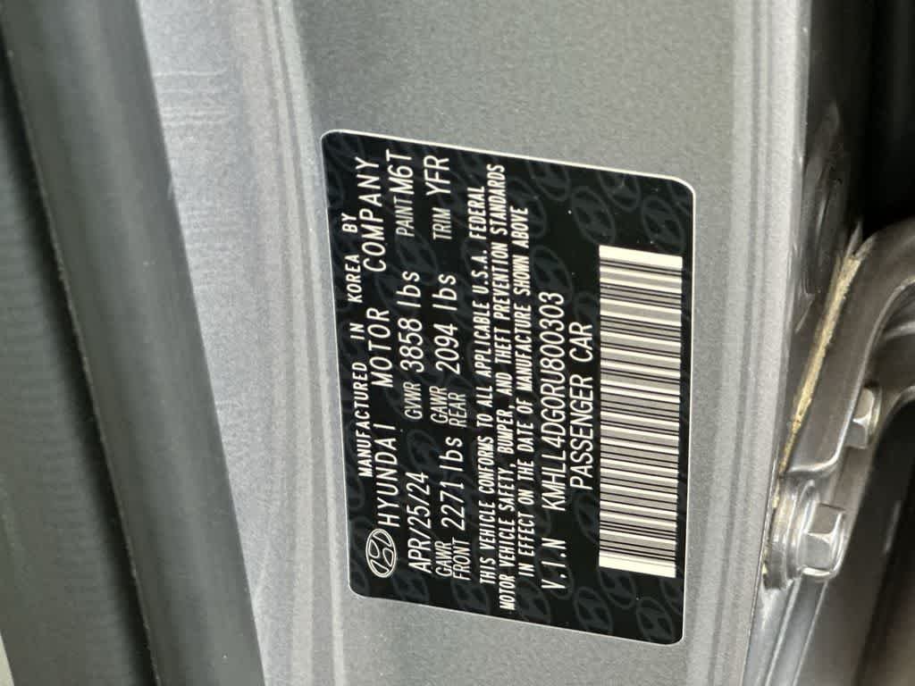 Used 2024 Fluid Metal Hyundai SE image 29
