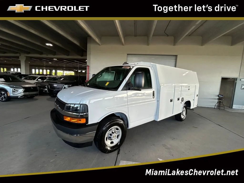2026 Chevrolet Express Cutaway Base