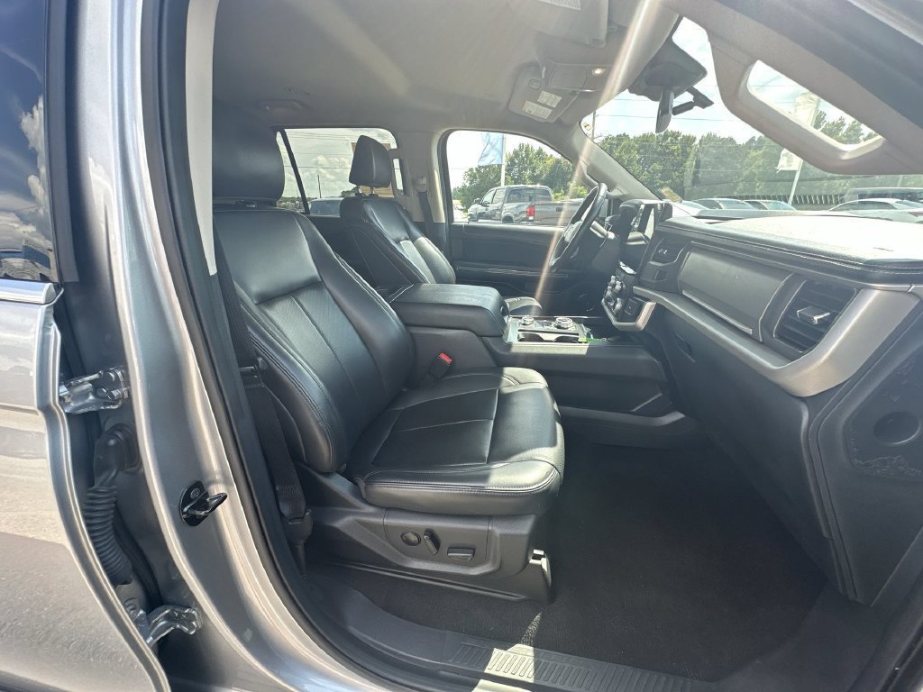 Used 2024 Silver Ford XLT image 26