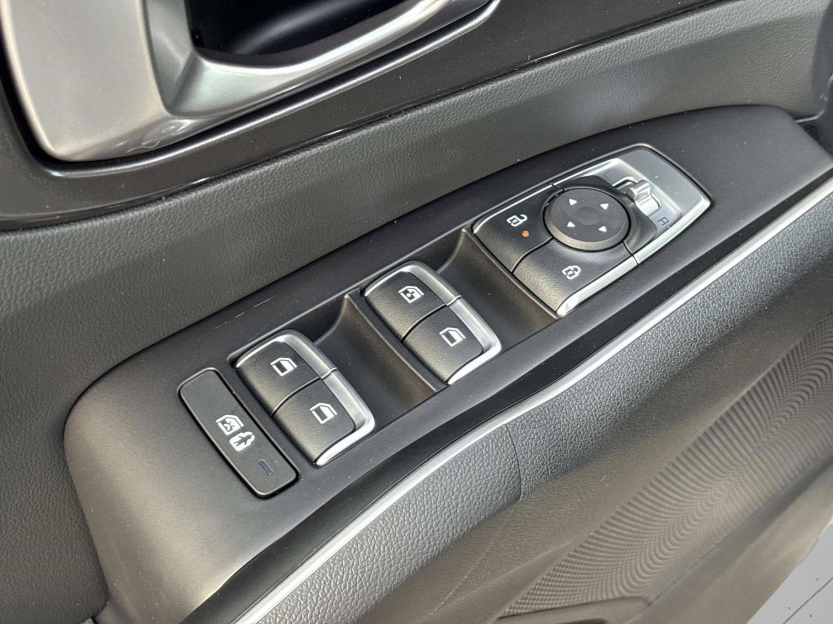 New 2026 Ivory Silver Kia LX image 20