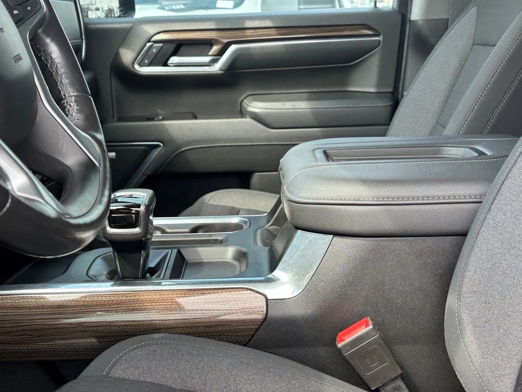 Used 2022 Black Chevrolet RST image 8