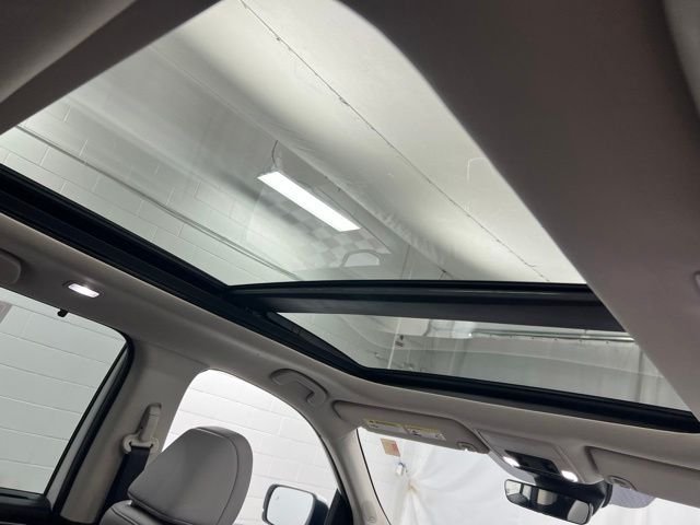 Used 2023 White Honda Touring image 24